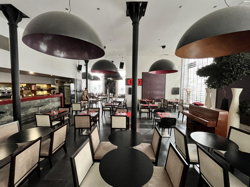 Local commercial - 487 m² - 2 pièces