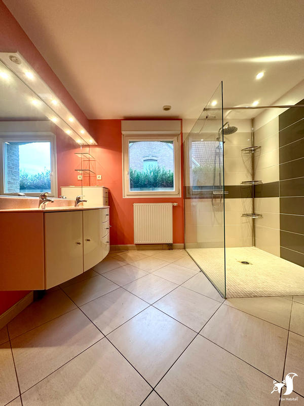 Maison - 200 m² - 7 pièces