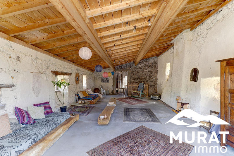 Maison - 440 m² - 8 pièces