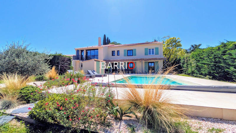 Villa - 280 m² - 9 pièces