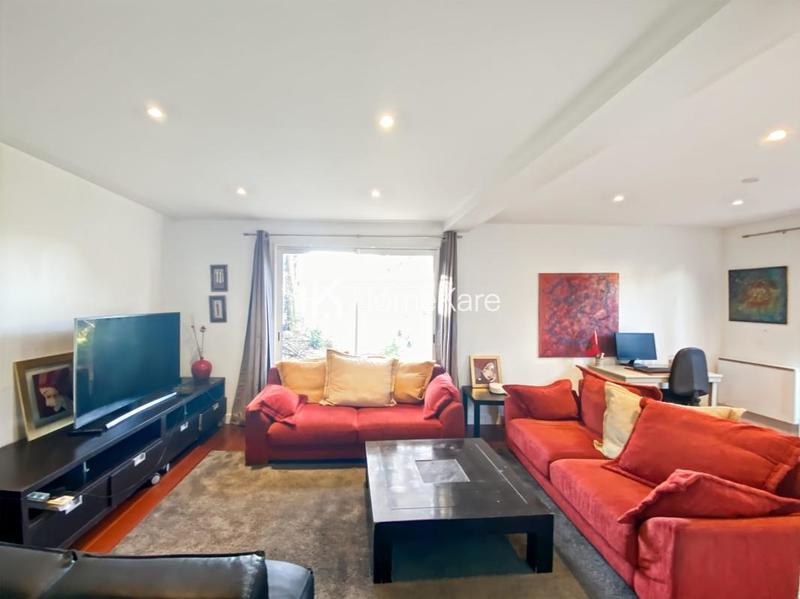 Maison - 180 m² - 7 pièces