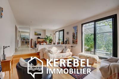 Maison - 180 m² - 7 pièces