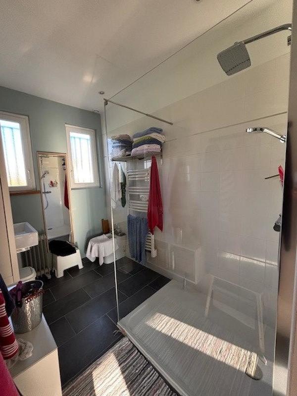 Maison - 185 m² - 9 pièces