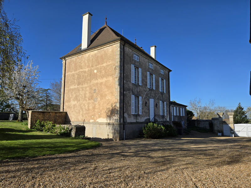 Maison - 274 m² - 11 pièces