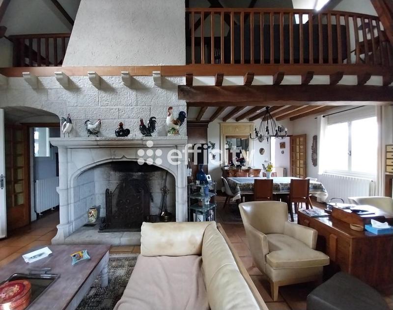 Maison - 210 m² - 7 pièces