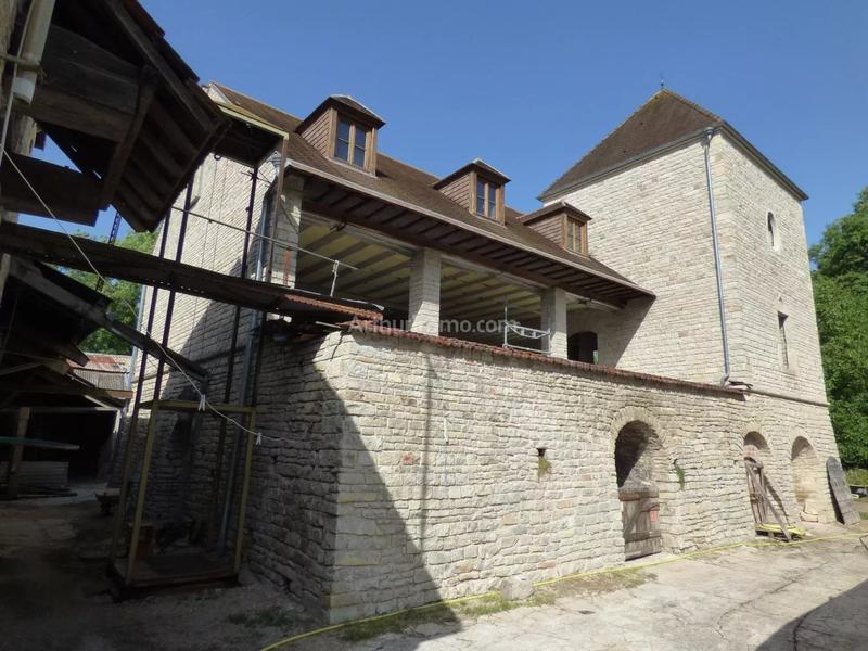 Maison - 310 m² - 11 pièces