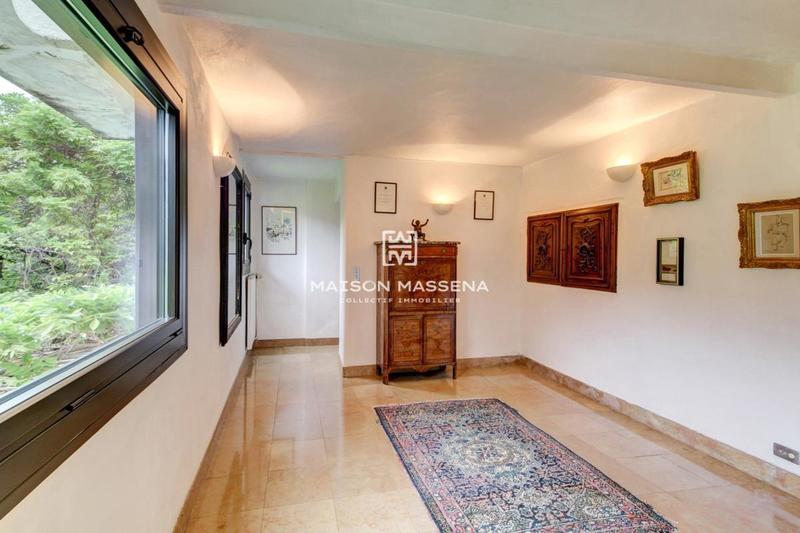 Propriété - 600 m² - 14 pièces