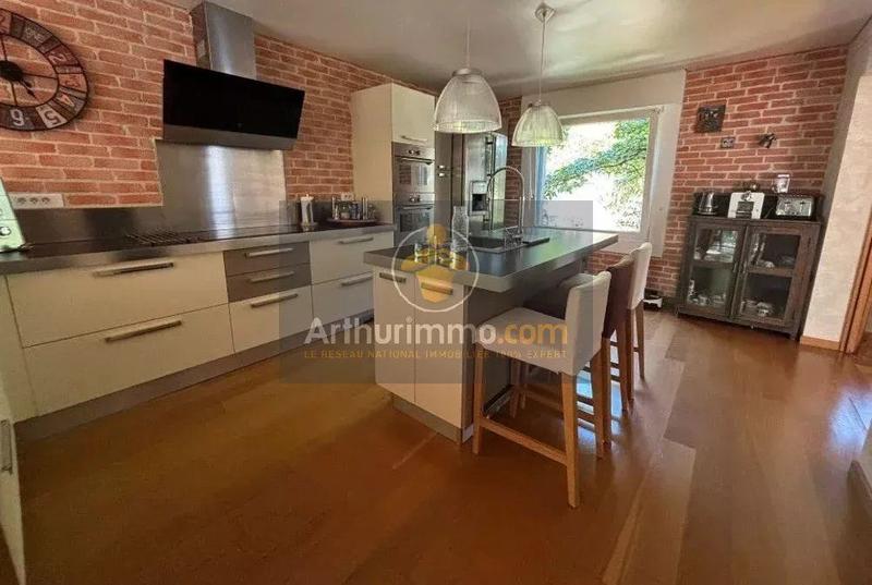 Maison - 186 m² - 8 pièces