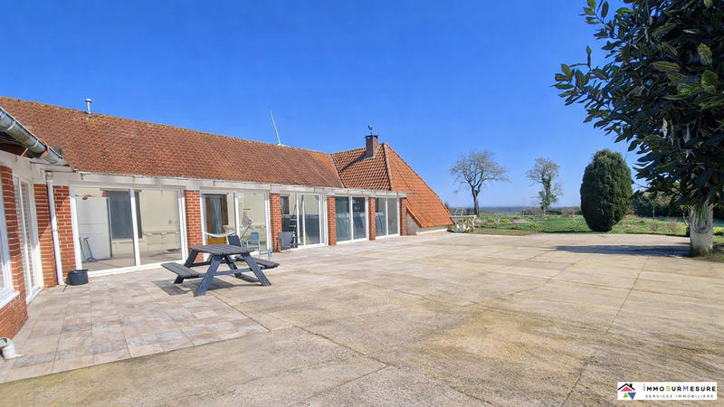 Maison - 220 m² - 6 pièces