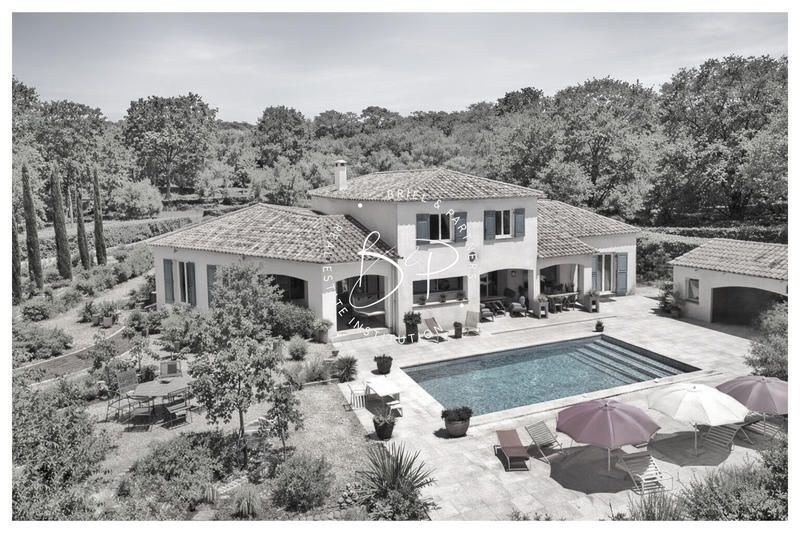 Maison - 267 m² - 10 pièces