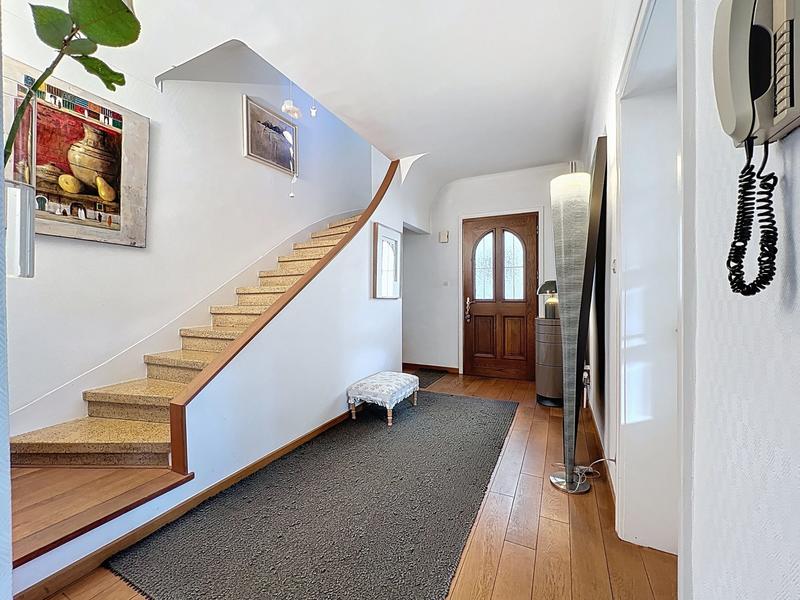 Villa - 207 m² - 9 pièces