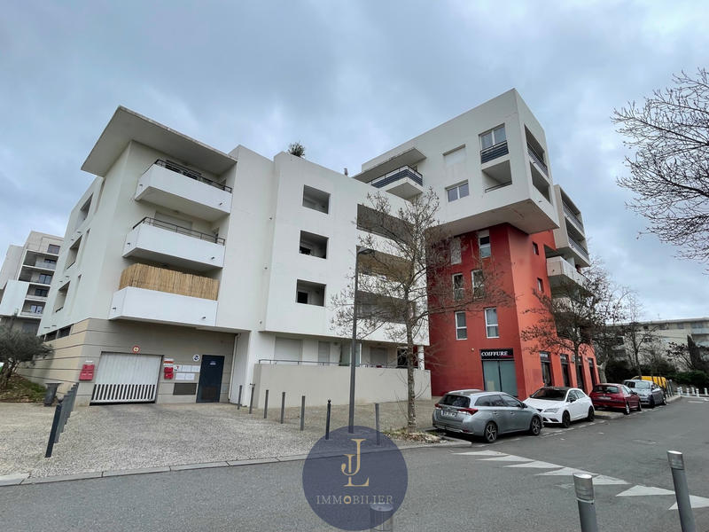 Parking / Garage - 12 m²