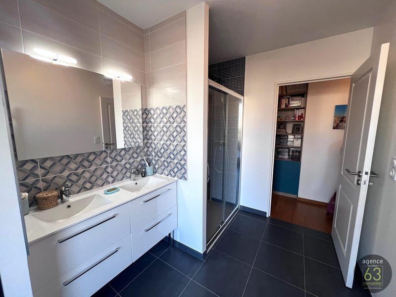 Appartement - 105 m² - 4 pièces