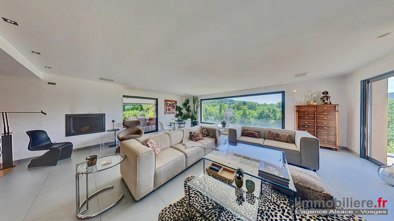 Maison contemporaine - 270 m² - 5 pièces