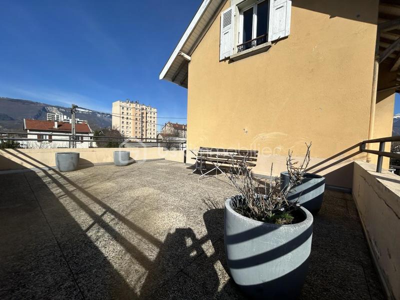 Maison - 168 m² - 8 pièces