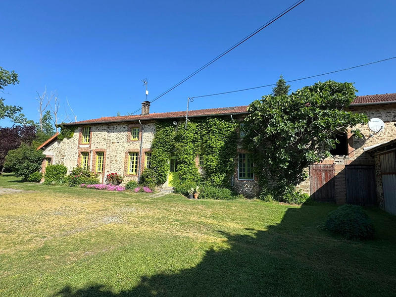 Maison - 240 m² - 8 pièces