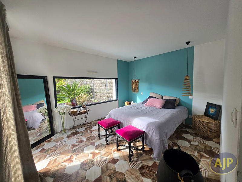 Villa - 180 m² - 8 pièces