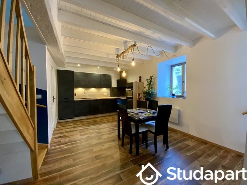 Maison de bourg - 100 m² - 4 pièces