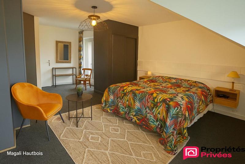 Maison - 229 m² - 9 pièces