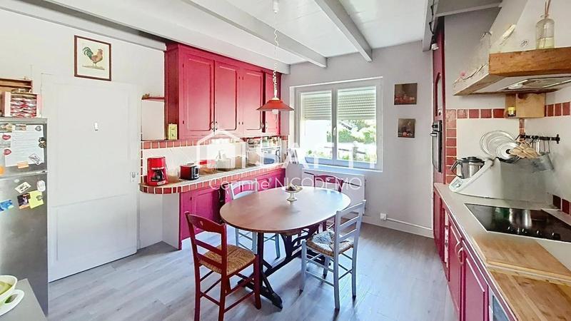 Maison - 188 m² - 6 pièces