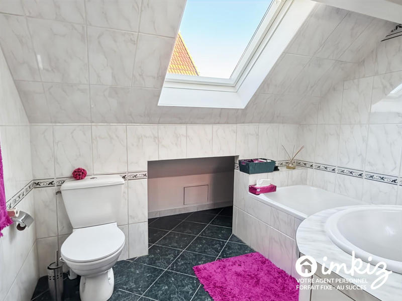 Maison - 231 m² - 7 pièces