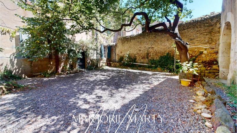 Propriété - 490 m² - 13 pièces