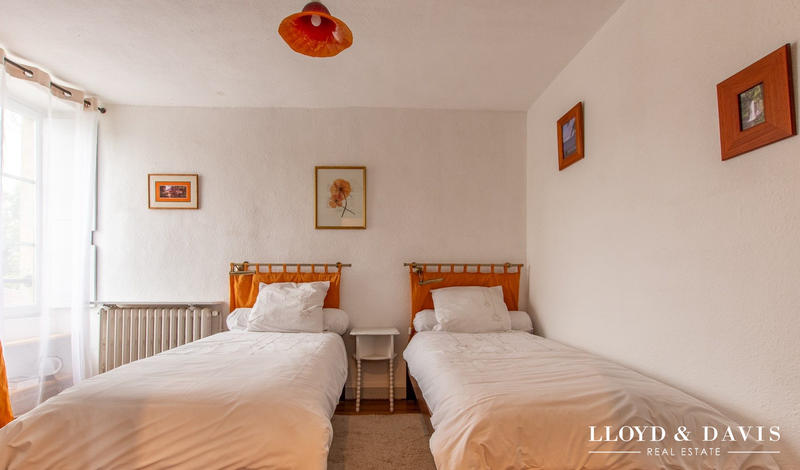 Maison ancienne - 300 m² - 10 pièces