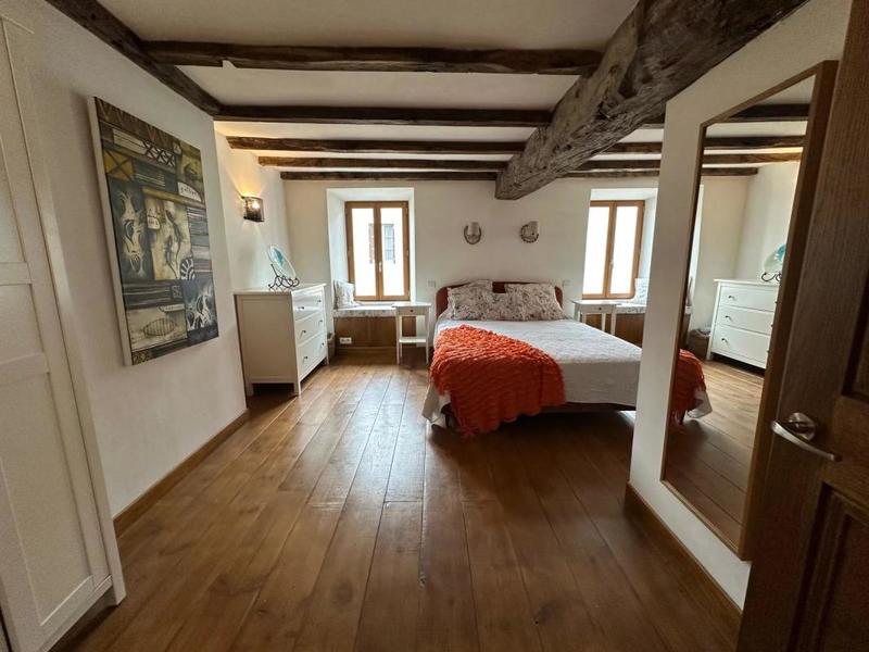 Maison en pierre - 239 m² - 8 pièces