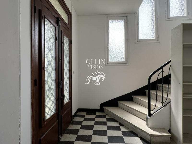 Villa - 600 m² - 16 pièces