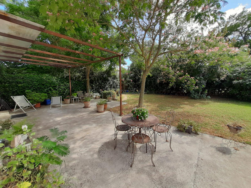 Maison - 492 m² - 12 pièces