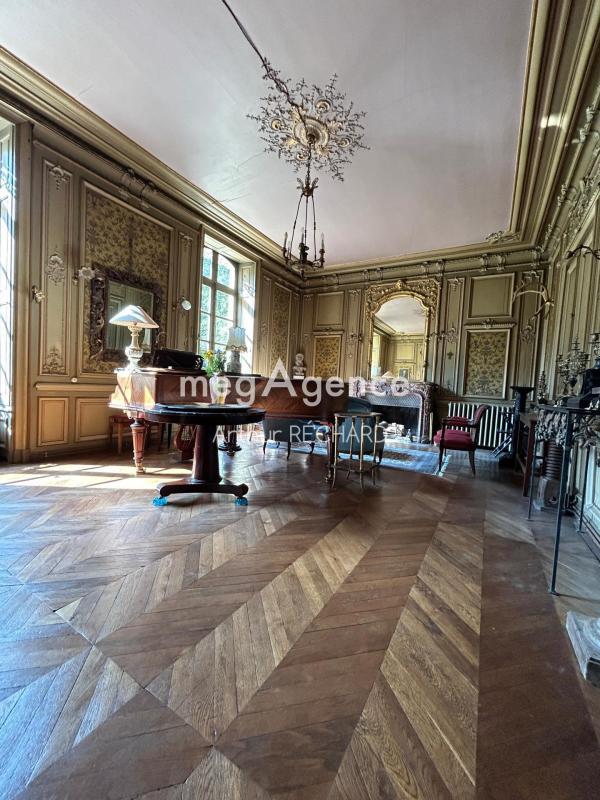 Maison - 400 m² - 16 pièces