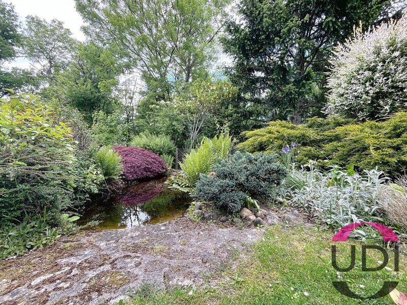 Maison - 167 m² - 8 pièces