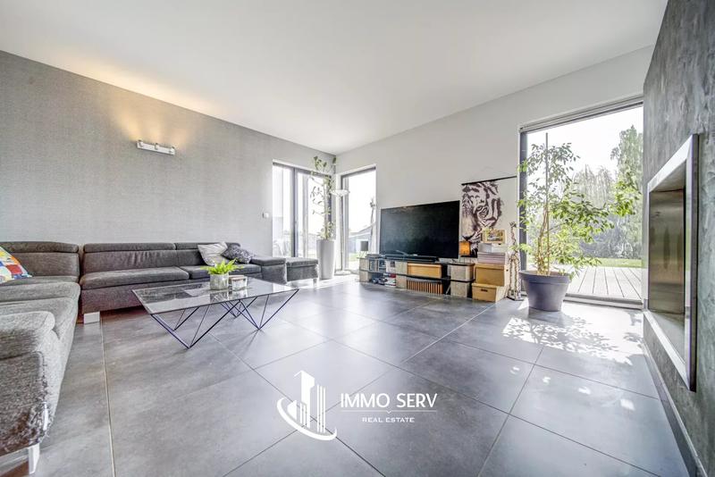 Maison - 229 m² - 7 pièces