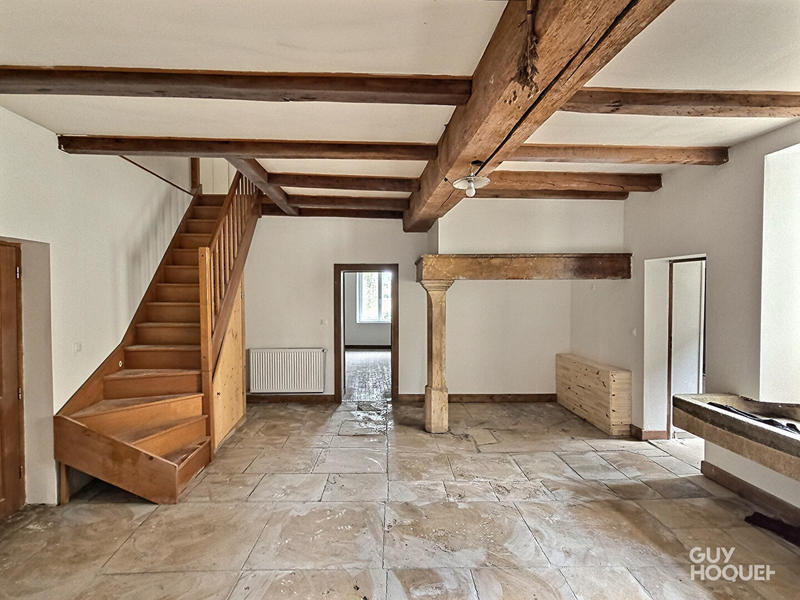 Maison - 202 m² - 8 pièces