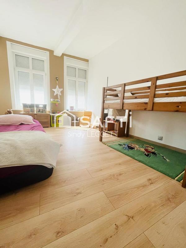 Maison - 201 m² - 7 pièces