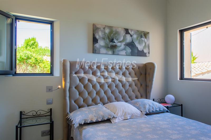 Maison - 277 m² - 7 pièces