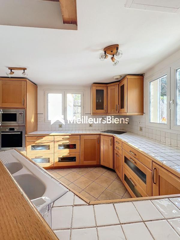 Maison - 185 m² - 8 pièces