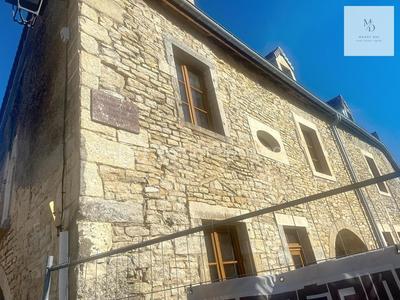 Propriété - 300 m² - 7 pièces