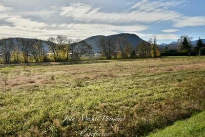 Terrain constructible - 1 850 m²