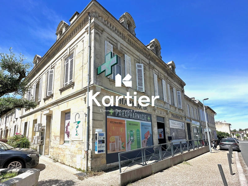 Maison ancienne - 800 m² - 12 pièces