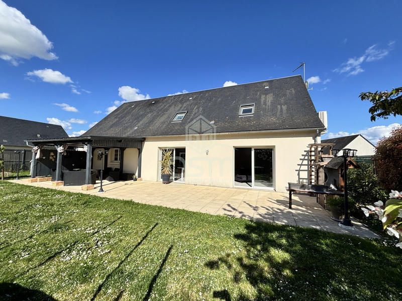 Maison traditionnelle - 198 m² - 6 pièces