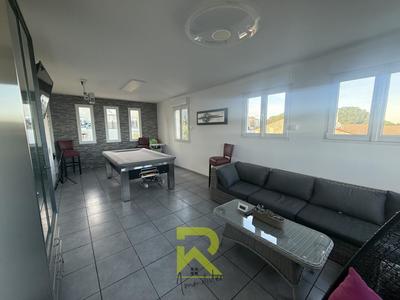 Maison - 239 m² - 4 pièces