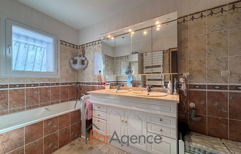 Maison - 143 m² - 4 pièces