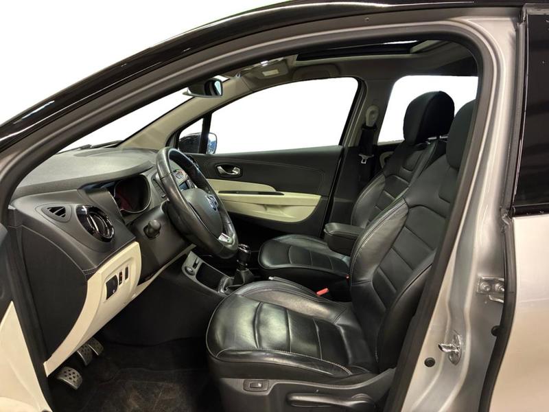 Renault Captur dCi 110 Energy Initiale Paris