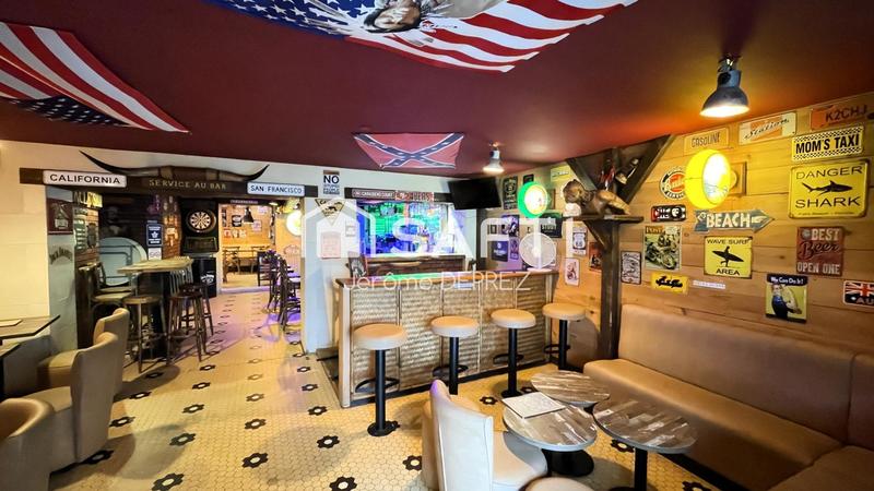 Maison - 201 m² - 9 pièces