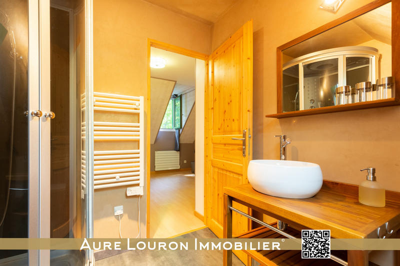 Maison - 196 m² - 7 pièces