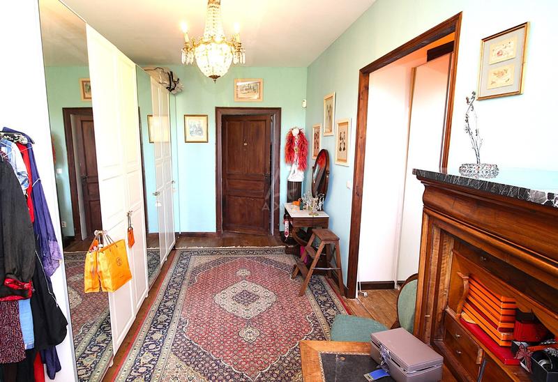 Maison - 405 m² - 10 pièces