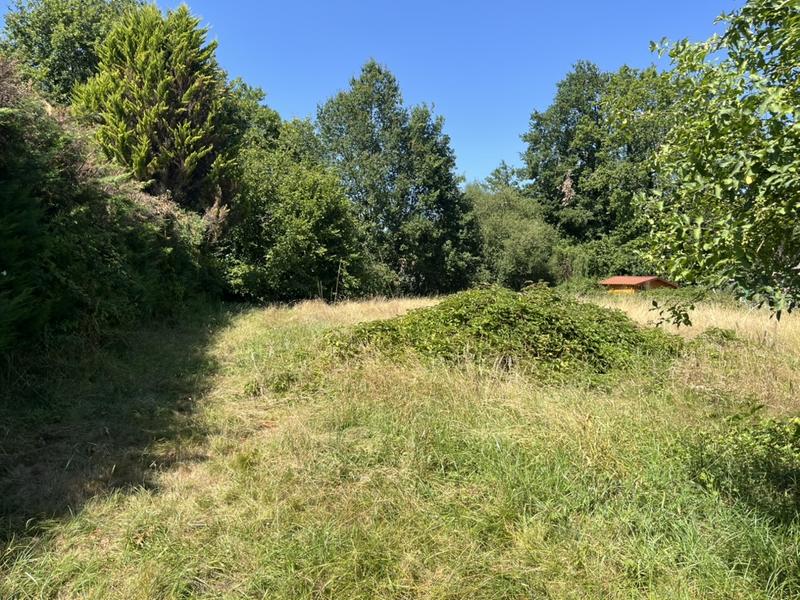 Terrain constructible - 1 094 m²