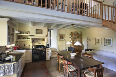 Maison - 372 m² - 13 pièces