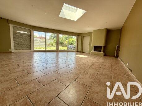 Maison - 240 m² - 10 pièces